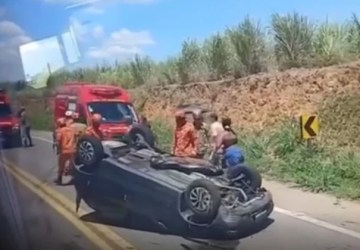 BOMBEIROS SOCORREM MULHER APÓS CAPOTAMENTO NA BR-356 ENTRE CAMPOS E CARDOSO MOREIRA