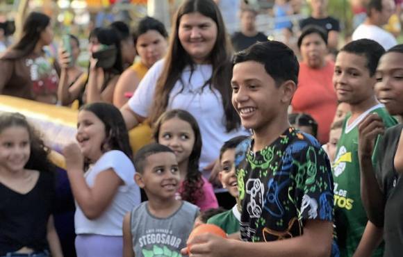 Evento na Praça Ibrahim Assed Faz a Alegria das Crianças em Cardoso Moreira